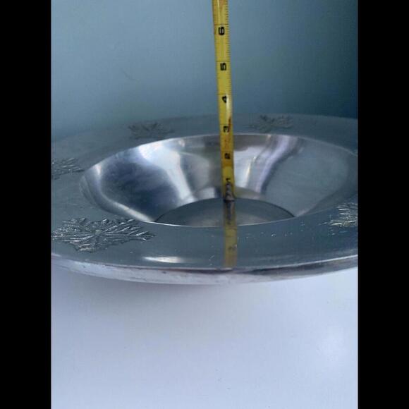 2007 Target Silver Noel Serving Bowl Holiday 07 12.5” Wide Snowflakes Winter - Picture 7 of 11